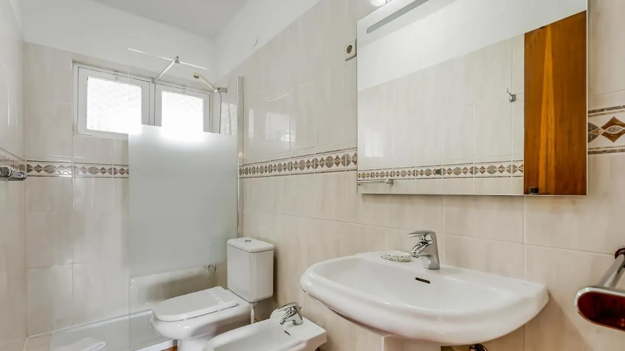 Vilamoura Coastal Retreat By Lovelystay