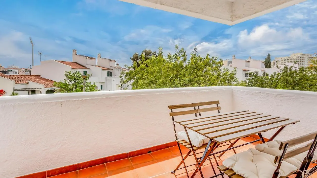 Vilamoura Coastal Retreat By Lovelystay